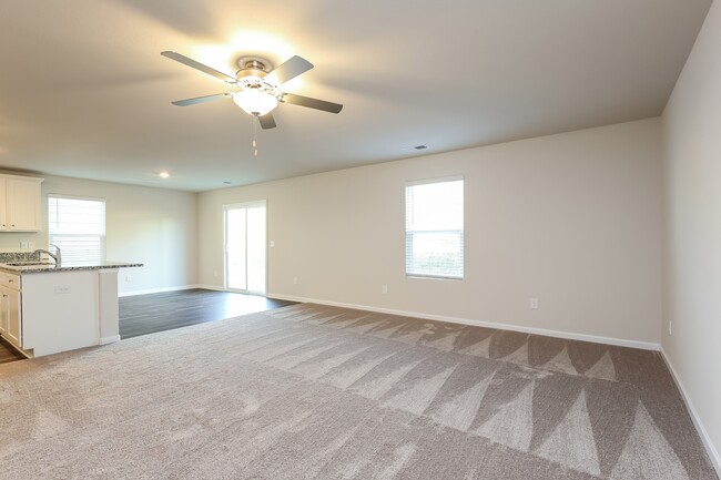 6018 Mason Tucker Dr in Inman, SC - Building Photo - Building Photo