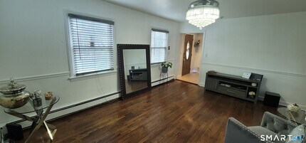 321 Evers St in Bridgeport, CT - Building Photo - Building Photo