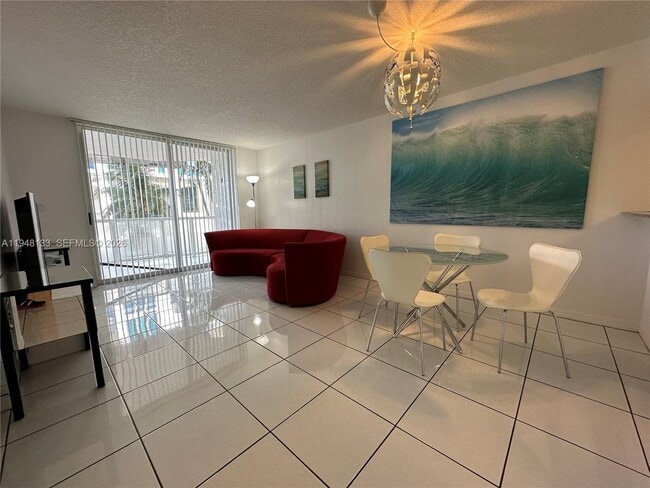 17275 Collins Ave in Sunny Isles Beach, FL - Building Photo - Building Photo