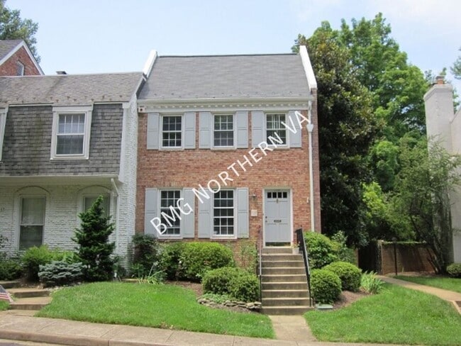 property at 1160 Wimbledon Dr
