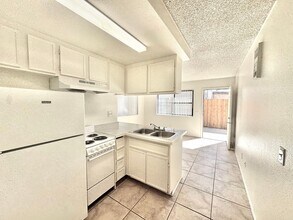 3770 42nd St in San Diego, CA - Building Photo - Interior Photo