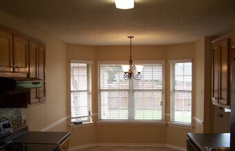 1003 Enlow Cir in Commerce, TX - Building Photo - Building Photo