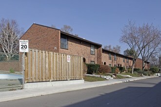 Cassandra Townhomes in Toronto, ON - Building Photo - Building Photo