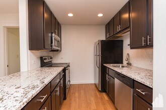 163 W Division St in Chicago, IL - Building Photo - Building Photo