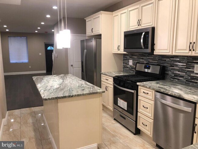 3144 Aramingo Ave in Philadelphia, PA - Building Photo - Building Photo