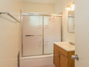 145 N La Peer Dr in West Hollywood, CA - Building Photo - Building Photo