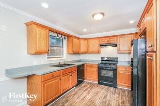 5756 Lake Ct in Kennesaw, GA - Building Photo - Building Photo