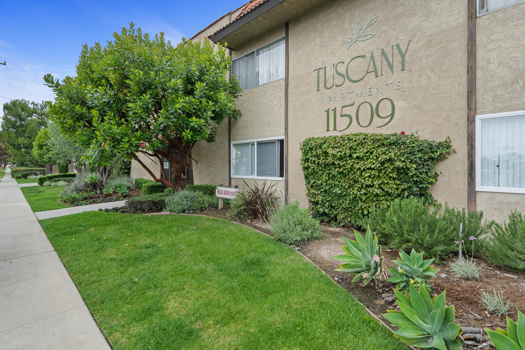 Tuscany Apartments in Lakewood, CA - Building Photo