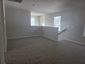 4718 Oak Point Dr in Nashville, TN - Foto de edificio - Building Photo