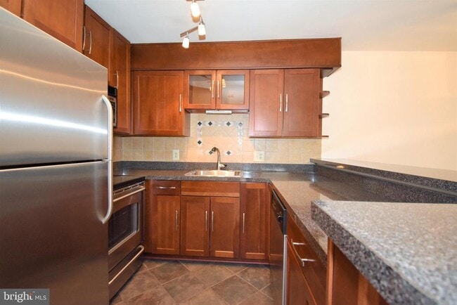 5821 Inman Park Cir in Rockville, MD - Building Photo - Building Photo