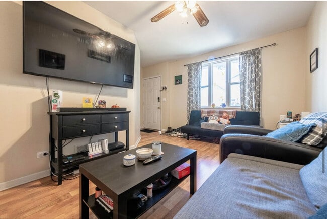 2724 S Crowell St in Chicago, IL - Building Photo - Building Photo