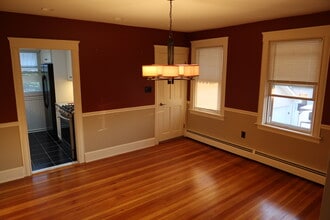 369 Carter Ave, Unit 369 in Pawtucket, RI - Foto de edificio - Building Photo