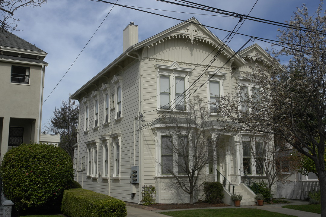 1533 Union St in Alameda, CA - Building Photo