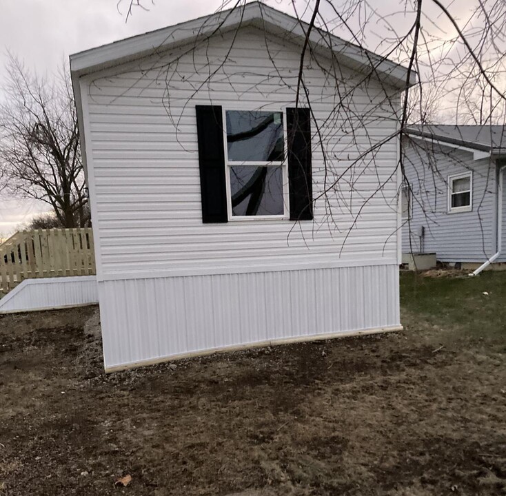 200 Gregory Ln in Bloomfield, IA - Building Photo