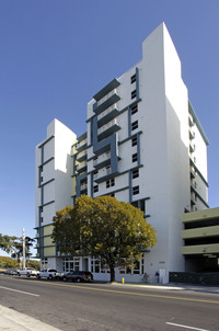 Notre Dame Apartments in Miami, FL - Foto de edificio - Building Photo