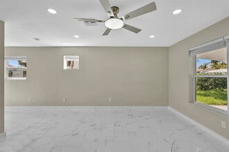 2770 NW 25th St in Fort Lauderdale, FL - Building Photo - Building Photo