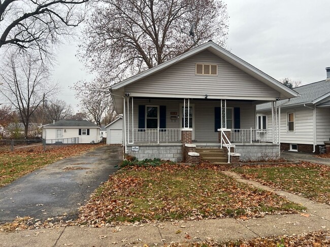 property at 1039 N Franklin Ave