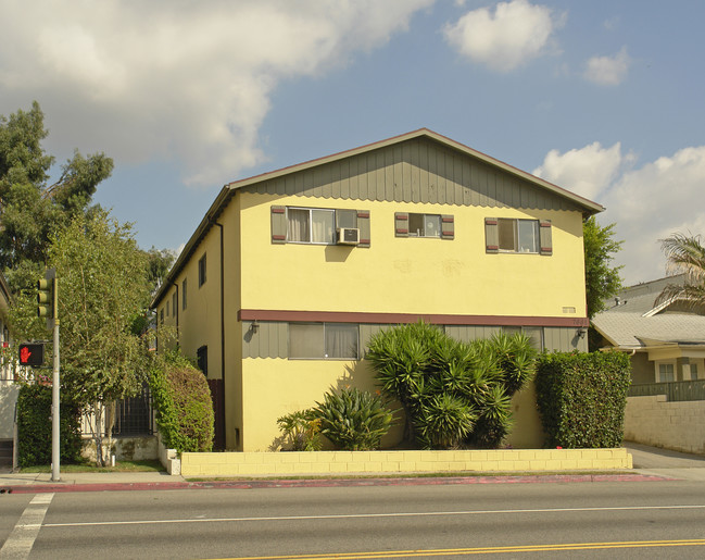 7661 Fountain Ave in Los Angeles, CA - Building Photo - Building Photo