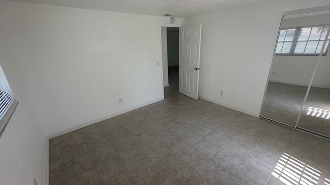 11160 2nd St E in Treasure Island, FL - Building Photo - Building Photo