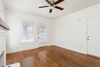 5507 1/2 Reiger Ave in Dallas, TX - Foto de edificio - Building Photo