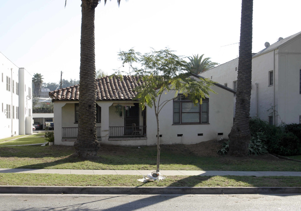 124 Carr Dr in Glendale, CA - Building Photo