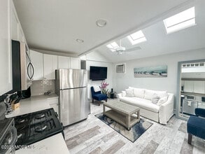 170 1st Ave in Manasquan, NJ - Building Photo - Building Photo