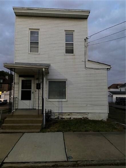 813 Dohrman St in Mckees Rocks, PA - Foto de edificio