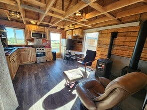 94 Cliff Dr, Unit Cliff cabin in Riverton, WY - Foto de edificio - Building Photo
