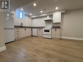 106 Bologna Rd in Vaughan, ON - Building Photo - Building Photo