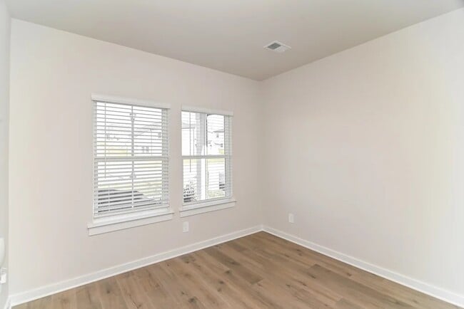 1318 Bluffton Cir in Clarksville, TN - Building Photo - Building Photo