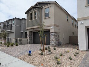 101 Silver Run Ln in Las Vegas, NV - Building Photo - Building Photo