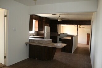 1708 W Fir St in Portales, NM - Foto de edificio - Building Photo