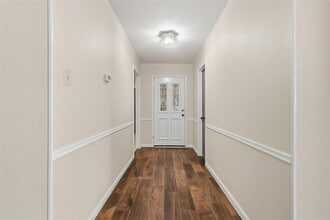 1109 Lohmans Crossing Rd in Lakeway, TX - Building Photo - Building Photo