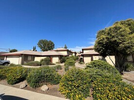 840 N Williford Dr in Porterville, CA - Building Photo