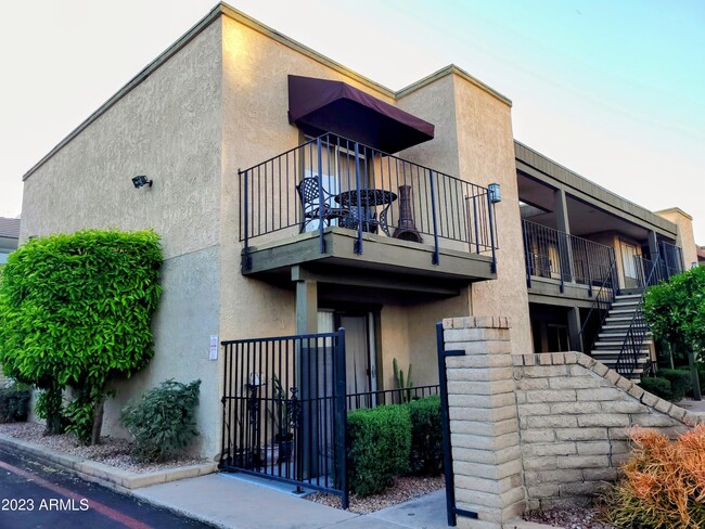 property at 2228 E Campbell Ave