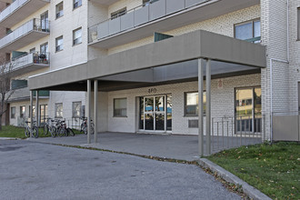 Beechwood Apartments in Mississauga, ON - Building Photo - Building Photo