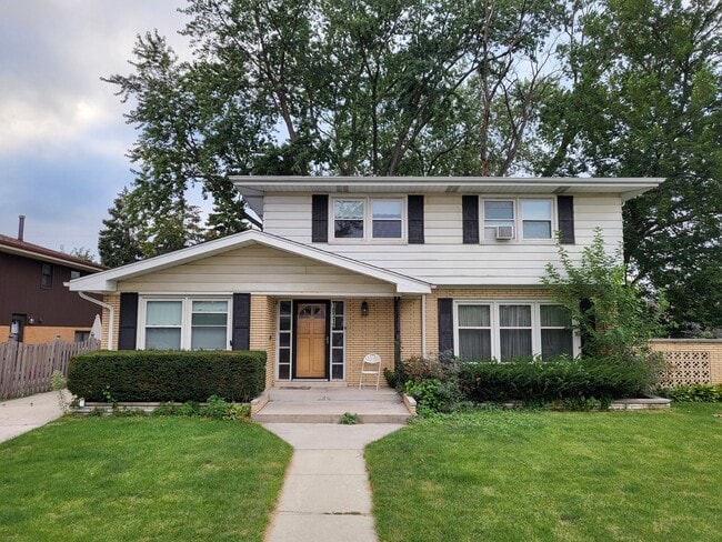 property at 10312 S Kenneth Ave