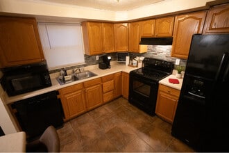 206 Libby Ln in Charleston, WV - Building Photo - Building Photo