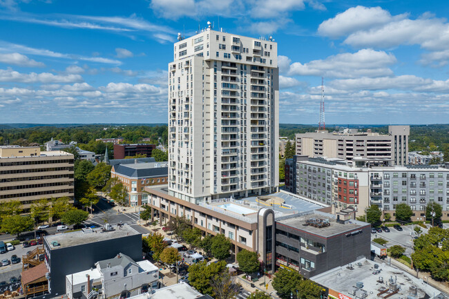 The Penthouse in Towson, MD - Foto de edificio - Building Photo