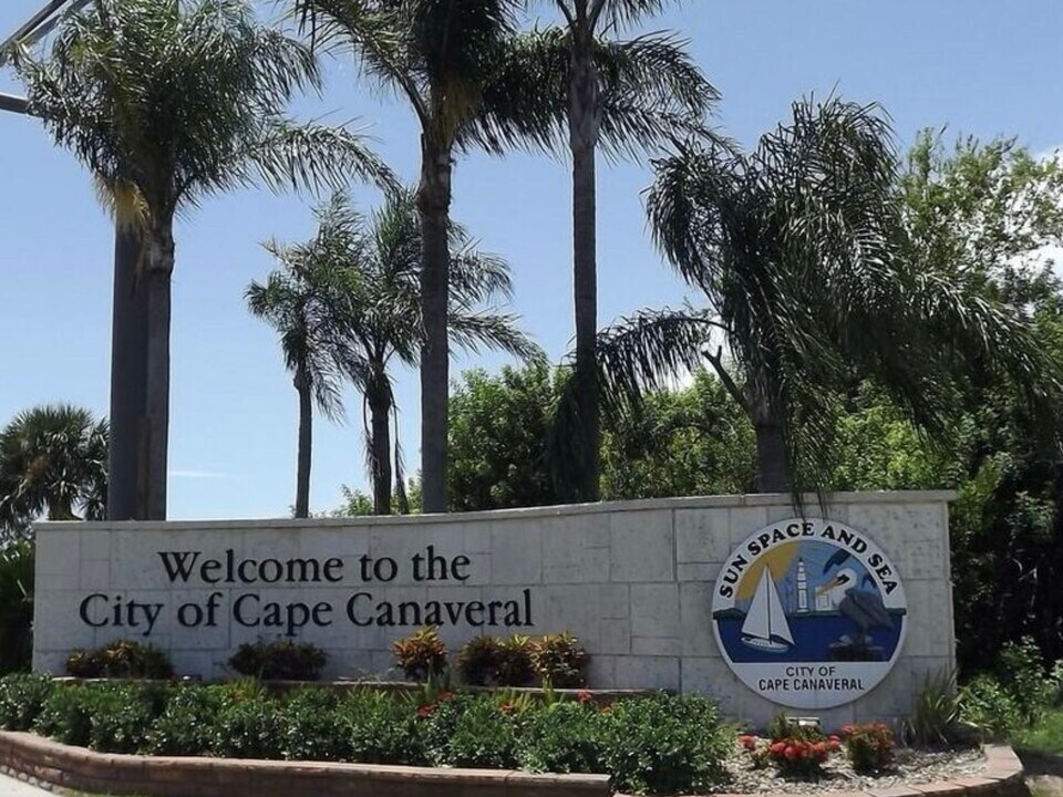 223 Columbia Dr, Unit Cape Canaveral rental in Cape Canaveral, FL - Foto de edificio