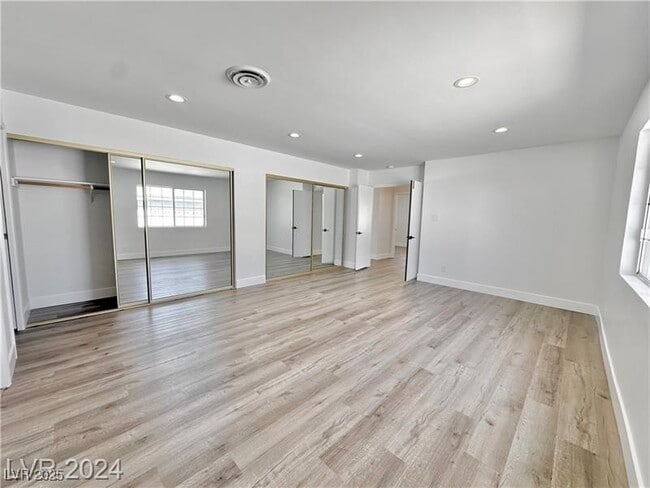 401 Holcomb