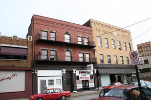 36 N Gallatin Ave in Uniontown, PA - Building Photo