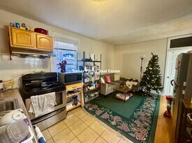 3 Warwick St, Unit 2F in Boston, MA - Building Photo