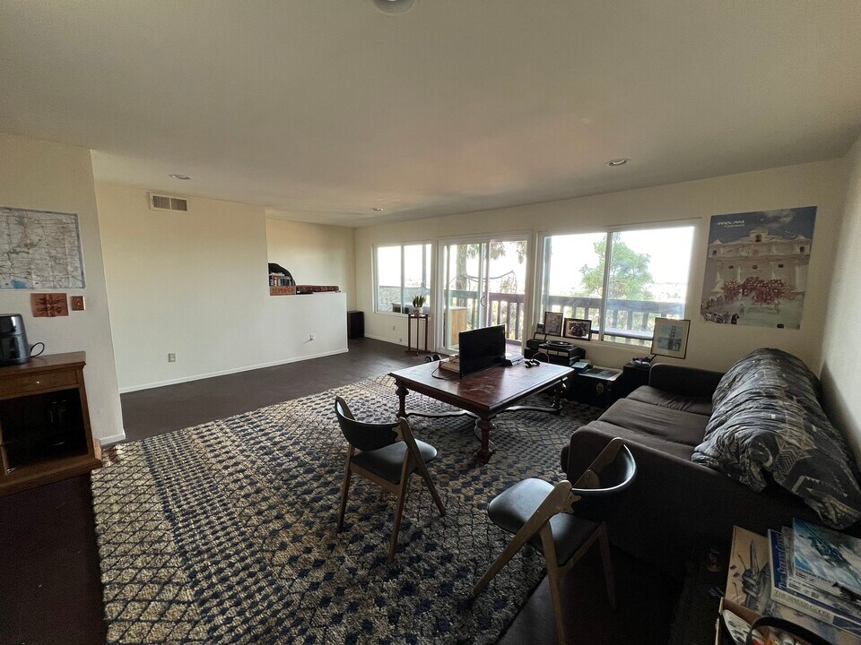 24723 Via Valmonte, Unit Guest unit in house in Torrance, CA - Foto de edificio