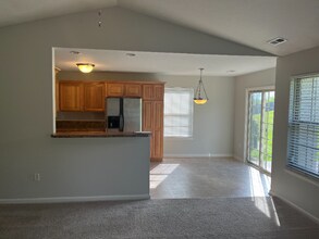 3807 Crown Ridge Ln in Jeffersonville, IN - Building Photo - Building Photo