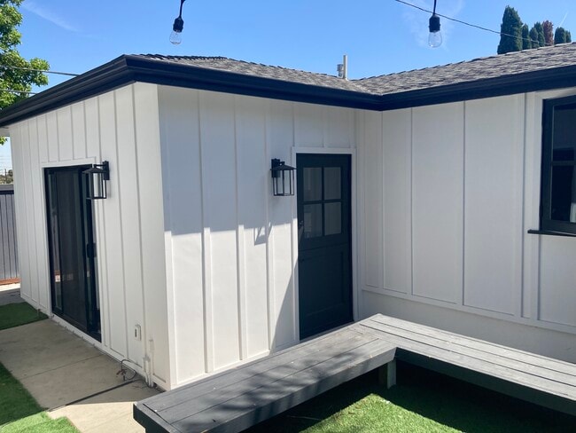 property at 8418 1/2 Glider Ave