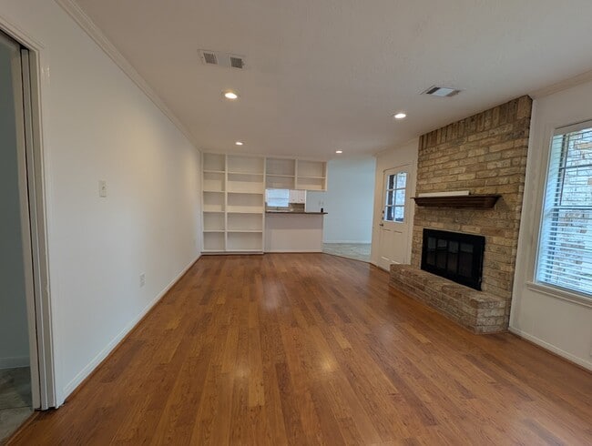 14106 Locke Ln