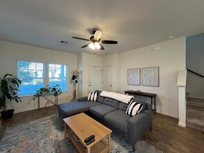 9613 Grapevine Leaf Dr in Manor, TX - Building Photo - Building Photo