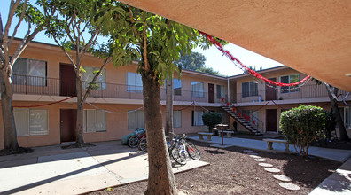 3225 Wing St in San Diego, CA - Building Photo - Building Photo