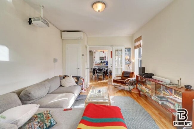 955 Seneca Ave in Queens, NY - Building Photo - Building Photo